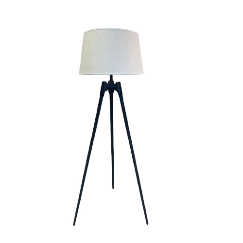 LAMPARA DE PIE TRINIDAD NEGRA C/ PANTALLA CONICA ARPILLERA